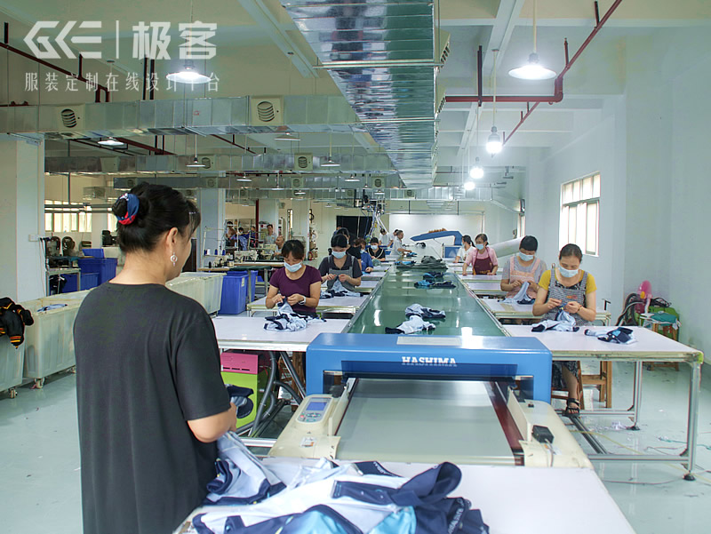 年会团体服装定制：如果不选卫衣的话，还有什么可以选择的定制服装款式？